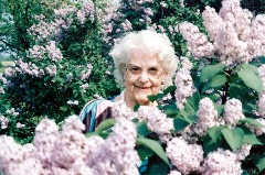 1982 Mary Crabill; Flowers